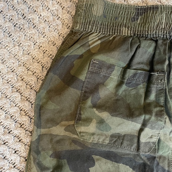 Camo Ultra-High Rise Joggers - Picture 6 of 7
